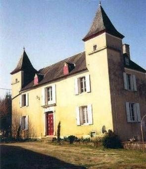 This Superb "maison De Maitre" With 2..