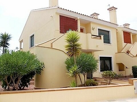 TOP FLOOR BUNGALOW APARTMENT