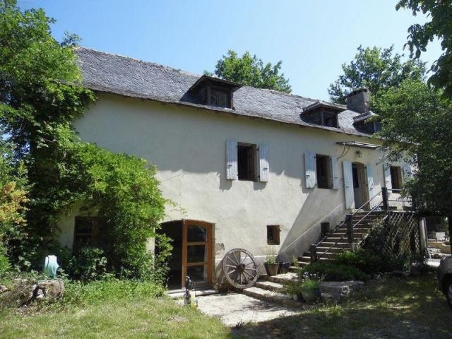3 Bedroom Country House For Sale