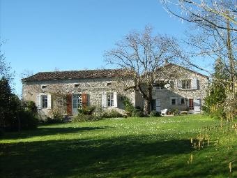 Imposing Stone Property Set In Just..