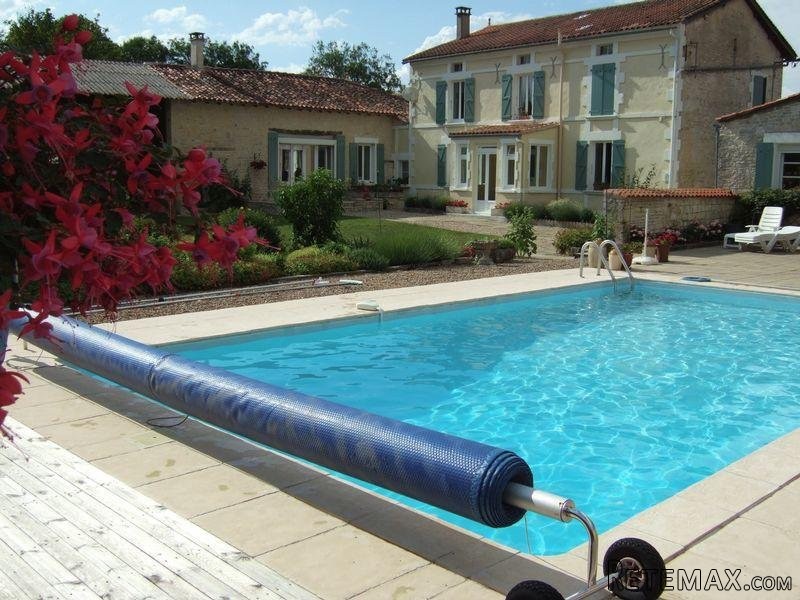 6 Bedroom Country House For Sale
