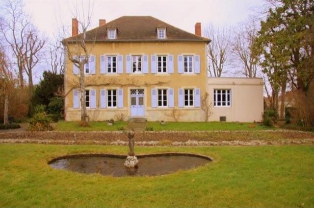 5 bedroom Character For Sale: 03500..