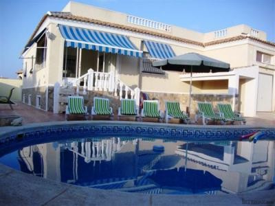 5 Bedrooms - Villa - Alicante - For Sale