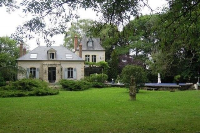 4 bedroom House For Sale: 18000 BOURGES