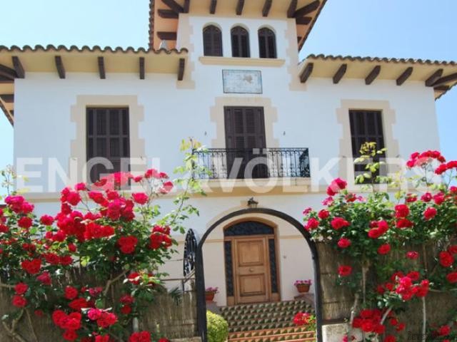 Noble Villa in Barcelona Coast - 2