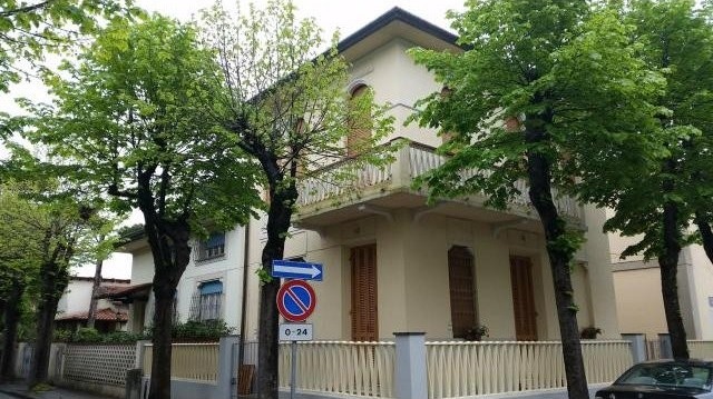 Villa for sale in Camaiore (Italy)