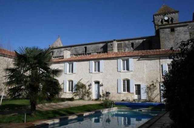 5 bedroom Character For Sale: 16200..