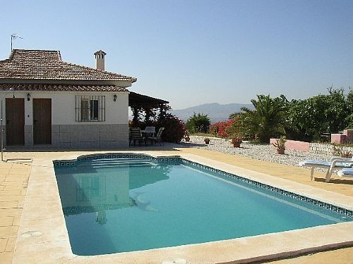 Villa - A country villa with 2,500m2 of..