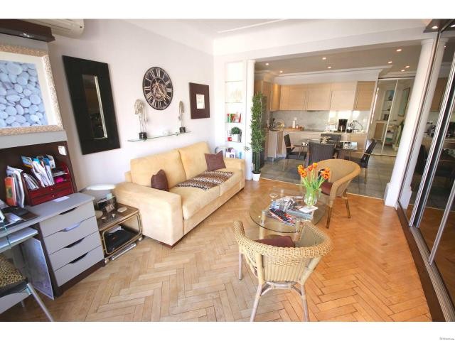 Completely renovated apartment near the..