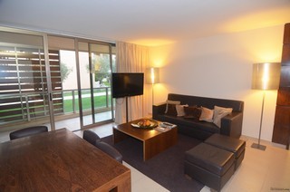 Modern 2 bedroom apartment near..
