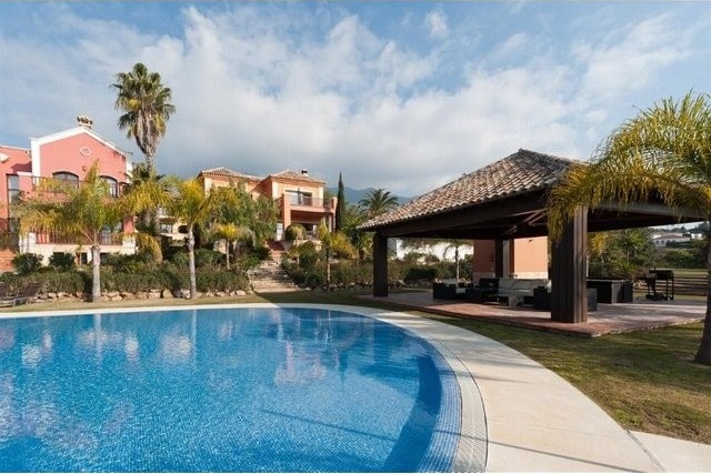 6 Bedrooms - Villa - Malaga - For Sale