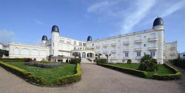 3 bedroom Duplex For Sale: 17200 ROYAN