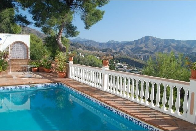 A Detached 3 Bedroom Villa with Pool