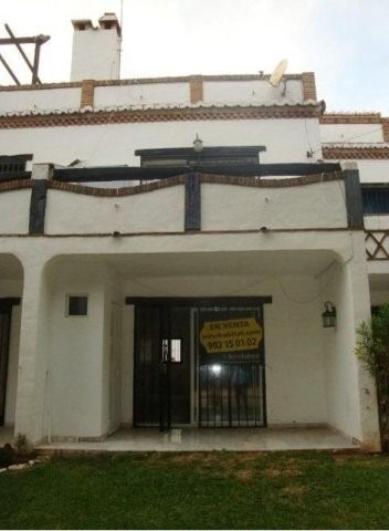 2 Bed Town House for sale in Calahonda - 2