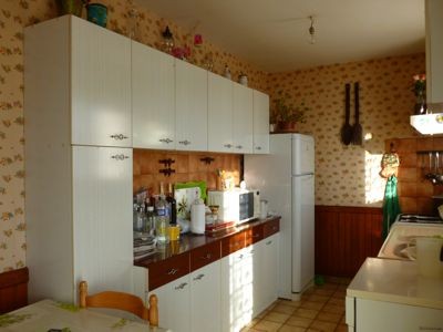 Detached Bungalow With Large Garden - 2