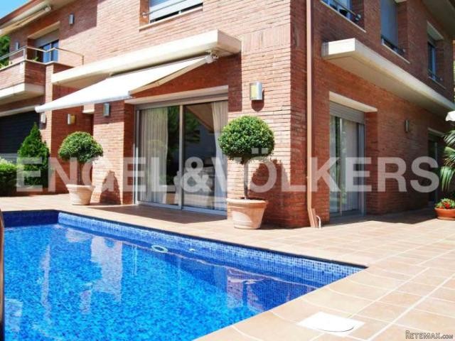 Center of Teia with pool - Coast..