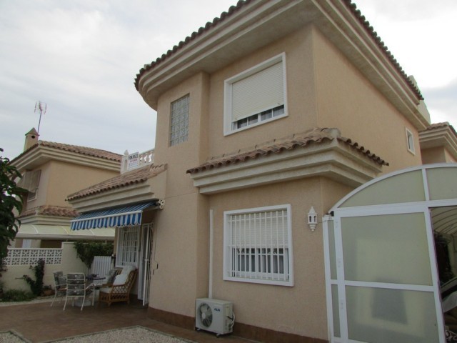 3 Bedrooms - Villa - Alicante - For Sale