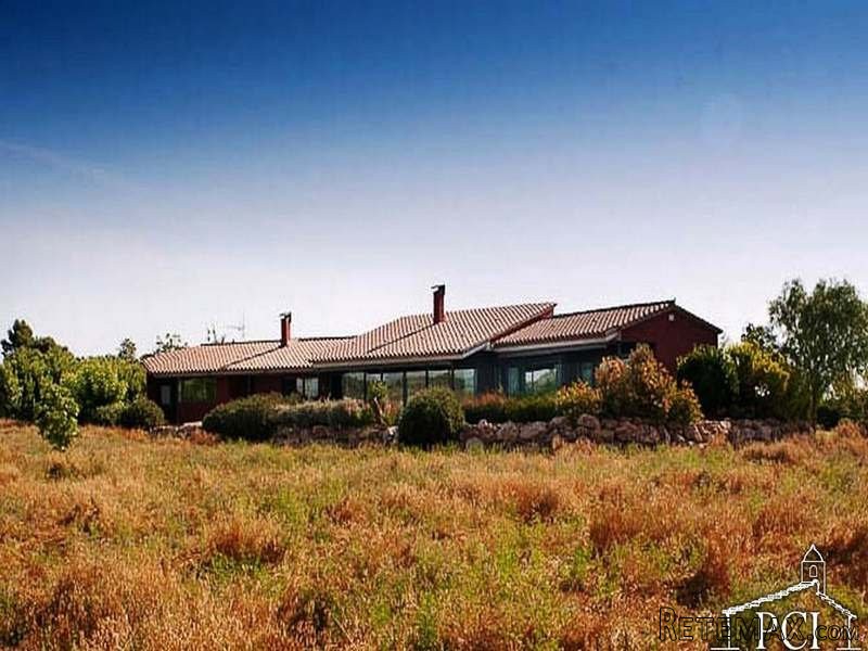 Modern villa located in La Tallada. - 2