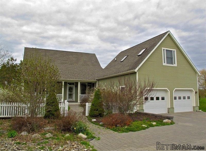 4 bedroom House For Sale: 29 Fox Run NY..