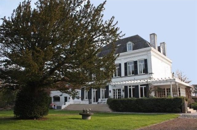 6 bedroom House For Sale: 59140 SECTEUR..
