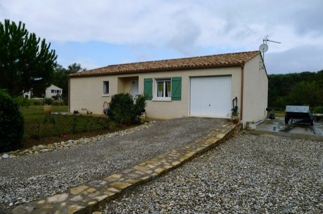 Near Limoux, Single Storey Villa, 3..