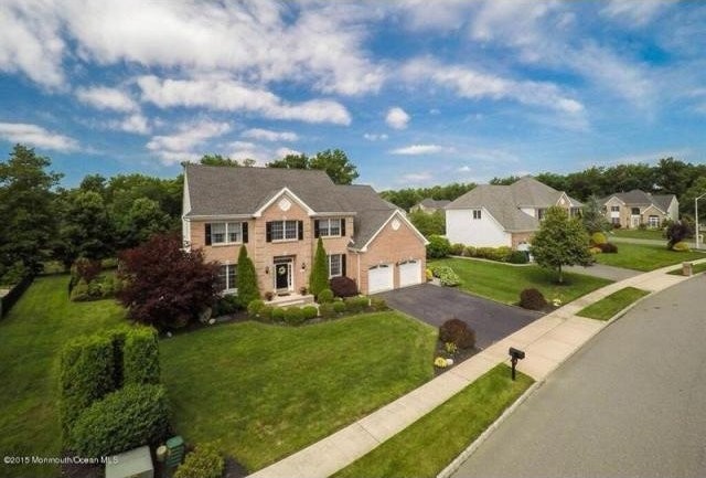 5 bedroom Flat For Sale: 379 Brentwood..