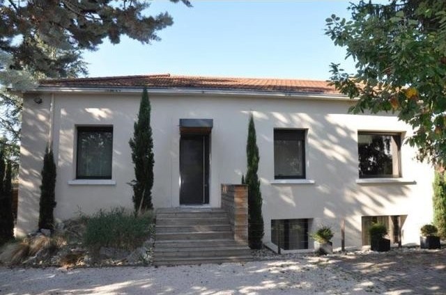 5 bedroom House For Sale: 42270.. - 2