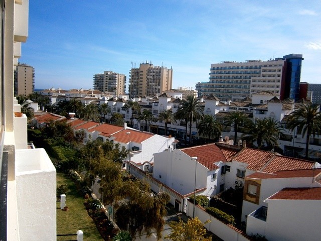 Apartment - PISO DE 70 M2, CON DOS..