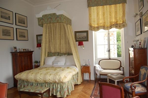 Superb Chateau With Private Park. - 2