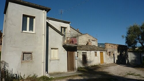 2 Houses 1 fantastic price. - 2