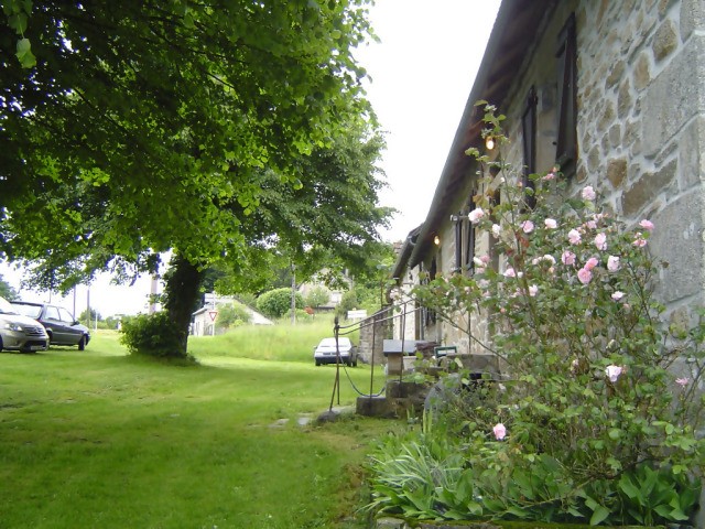Lovely Stone Farmhouse With 2 Barns - 2