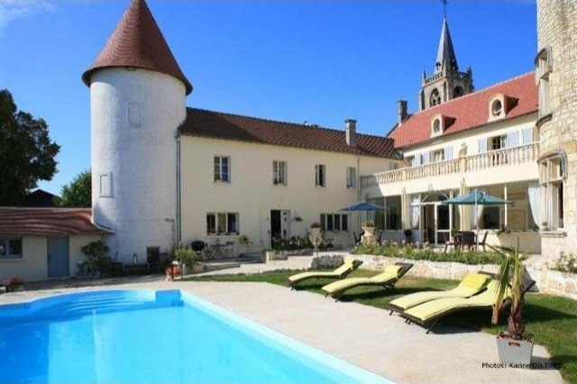 5 bedroom Manor House For Sale: 60200.. - 2