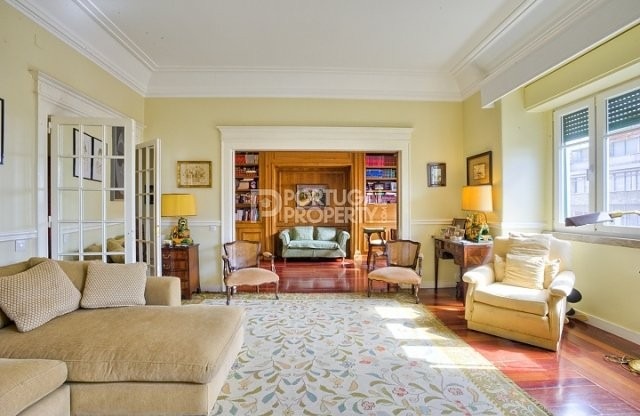 Superb 5 bedroom Apartment in Rato - 2