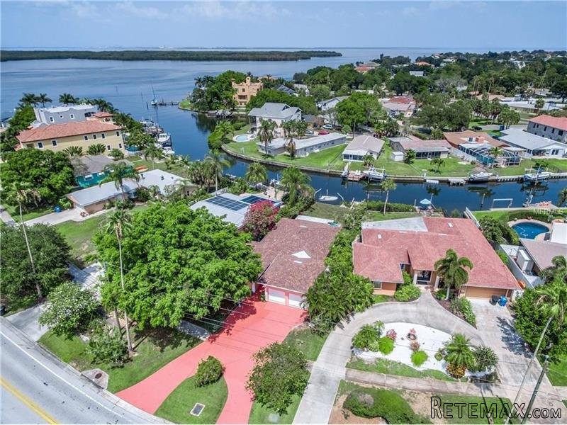 3 bedroom Property For Sale: 5611 BAYOU.. - 2