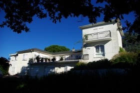 Spacious Modern House With Superb..