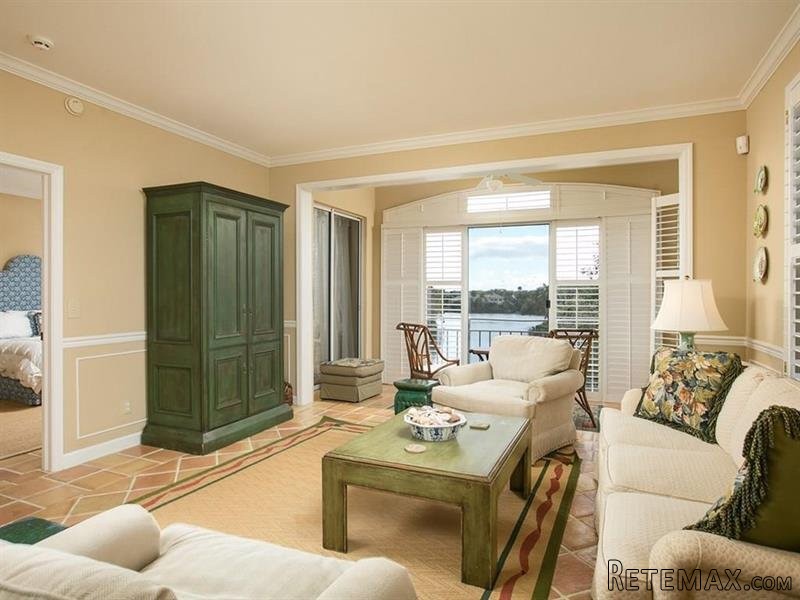 3 bedroom Flat For Sale: 100 Sable Oak.. - 2