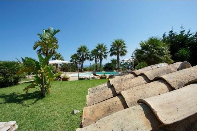 6 bedroom Cottage For Sale:.. - 2