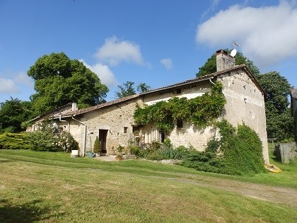 Country home in pretty, peaceful setting - 2