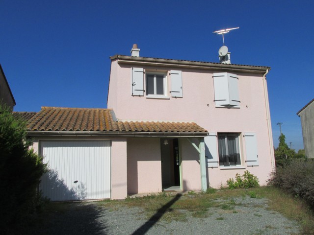 Detached 3 Bedroom Village House