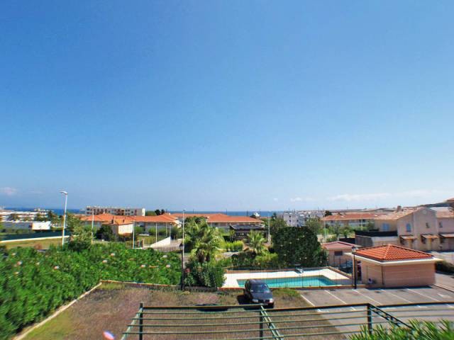 2 bedroom apartment sea view