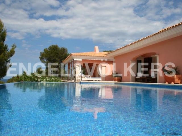 First-class Finca with sea-views
