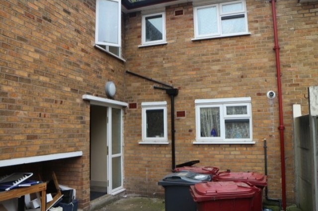 1 Bedroom Flat to rent in Kirkby -.. - 2