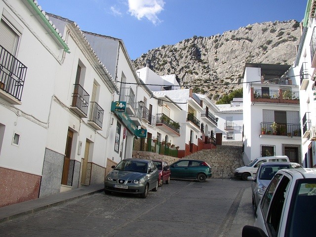 Town House - Traditional 2 level..