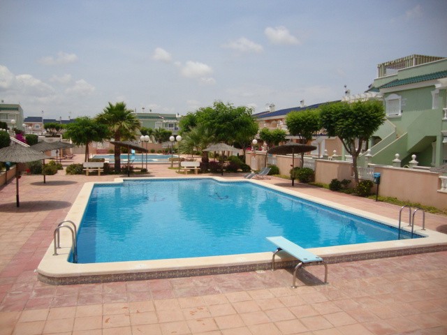 Conveniently locaed 2 Bed 2 Bath.. - 2