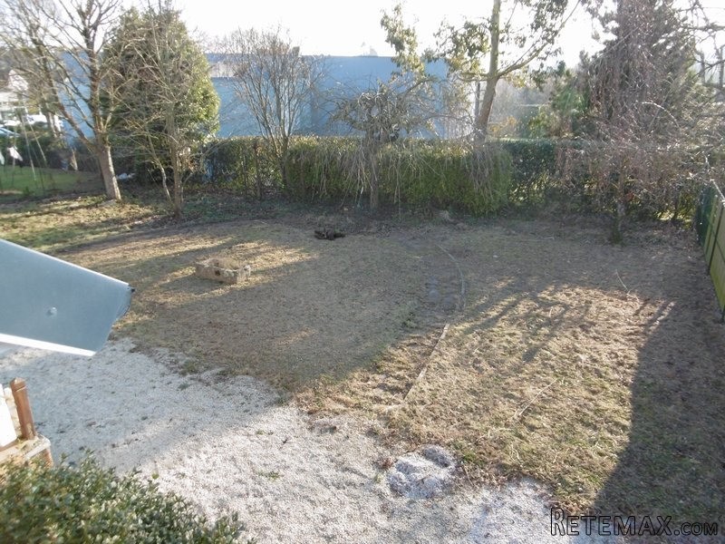 Traditional House with Nice Garden - 2