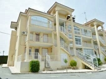 * 3 BED GROUND FLOOR APARTMENT WITH POOL
