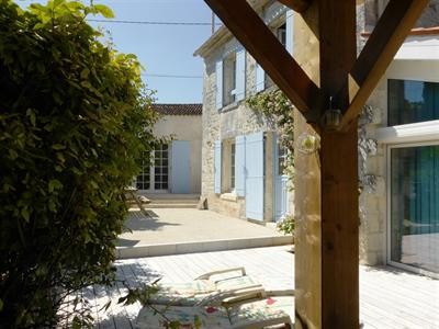 4 Bedrooms - House - Poitou-Charentes -.. - 2