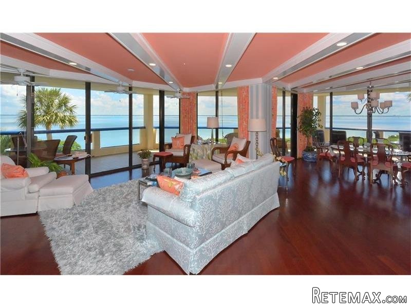 3 bedroom Town House For Sale: 2110.. - 2
