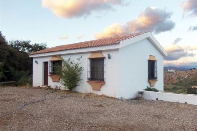 Land - Plot of rustic land with a newly..