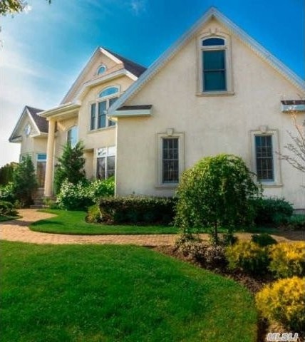 122 Fig Dr Dix Hills, NY 11746 - 2